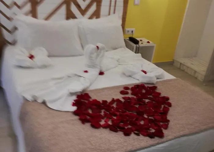 By The 3* Назаре